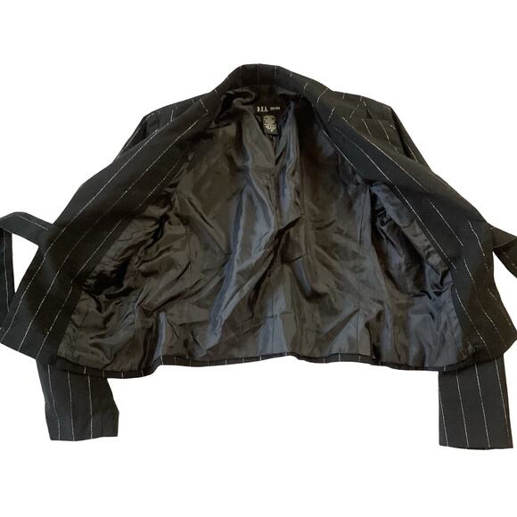 DFA New York Pinstripe Cropped Blazer - Picture 4 of 6